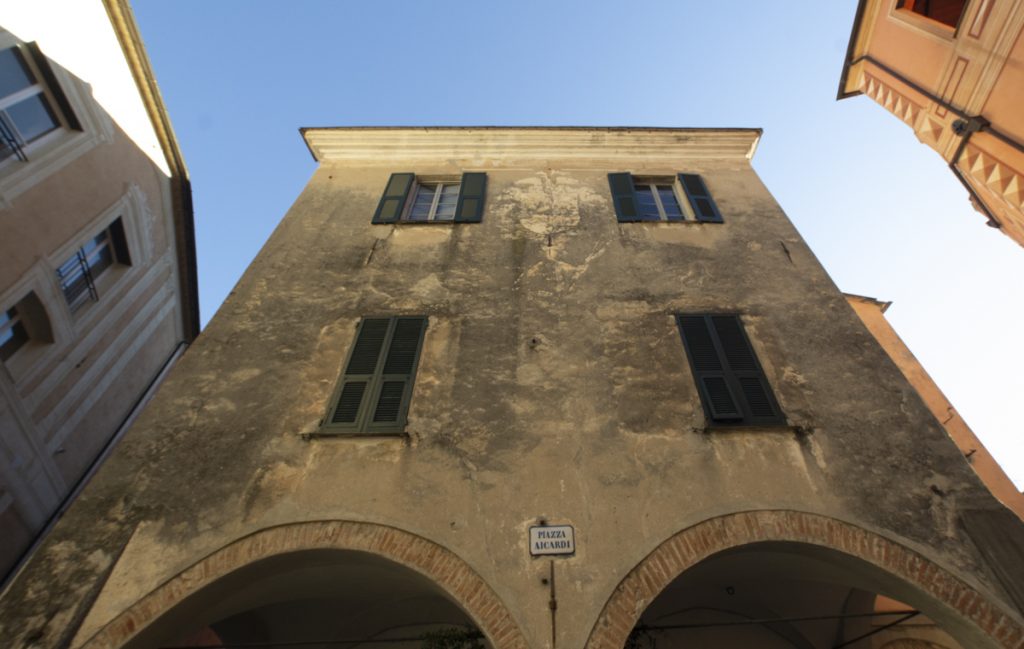 Finale-ligure-loggia-ramondo-mudif-01