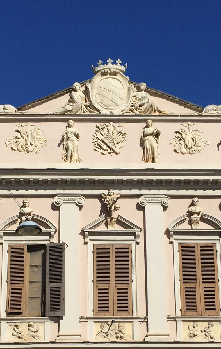 The city theatre house on Via Aurelia in Finalmarina is dedicated to Genoese violinist Camillo Sivori, a pupil of Nicolò Paganini’s.